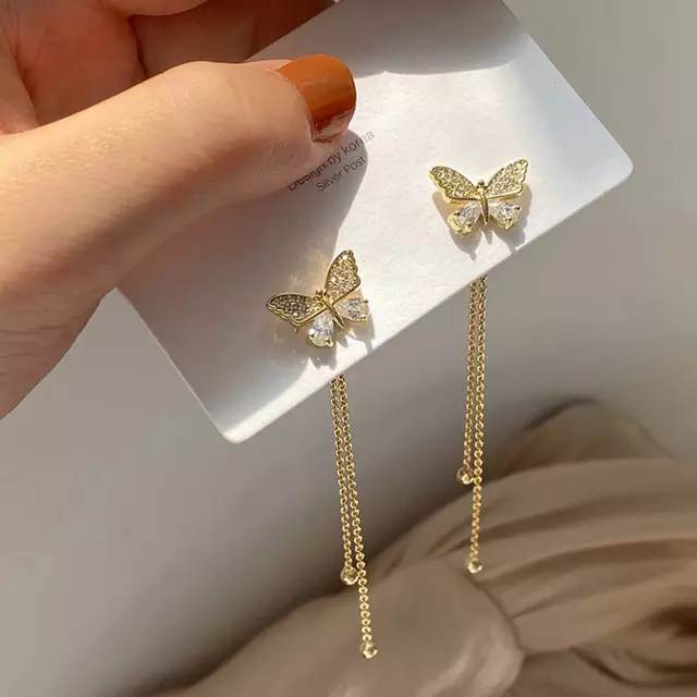 ARETES LARGOS DE MARIPOSA