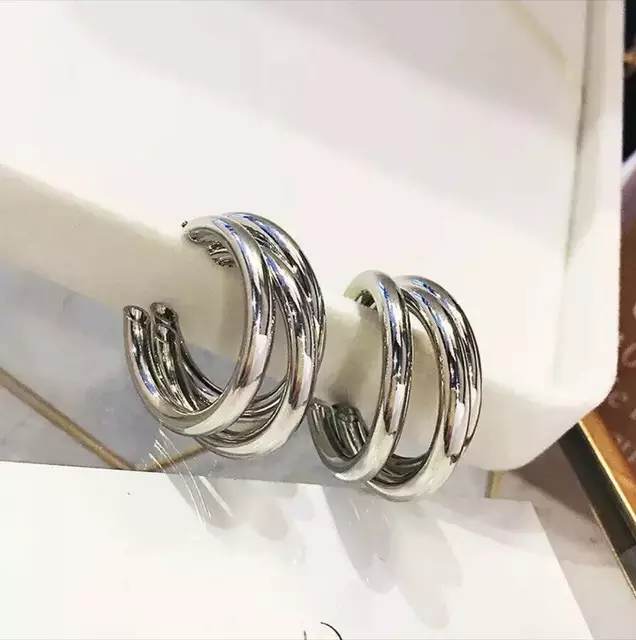 ARGOLLAS PLATEADAS