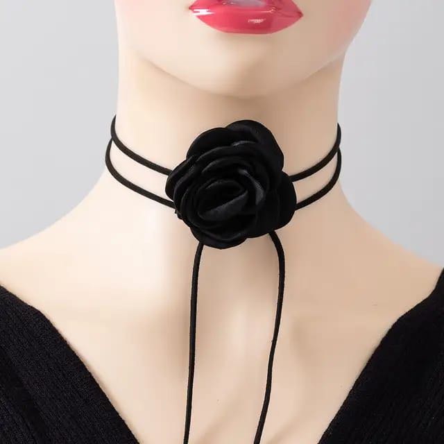 Chocker de flor negra