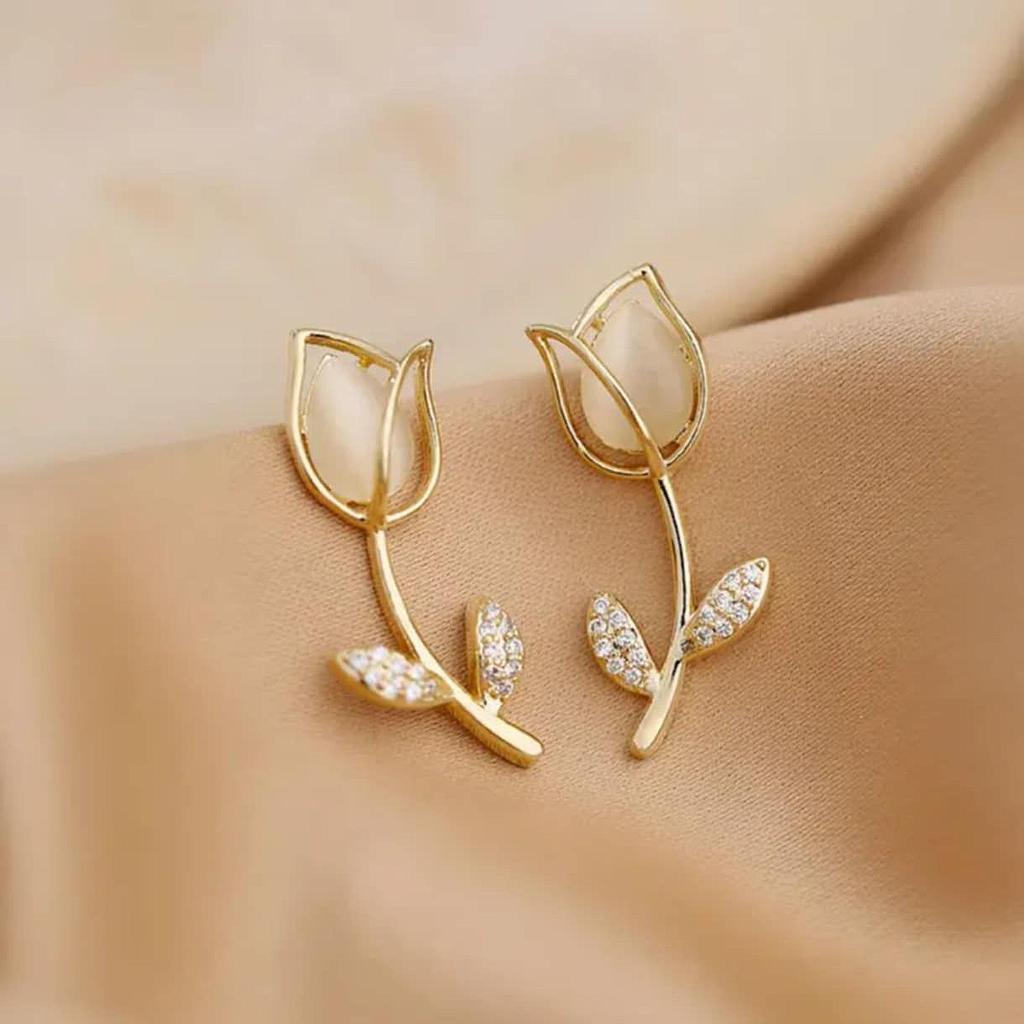 Aretes de tulipan dorados