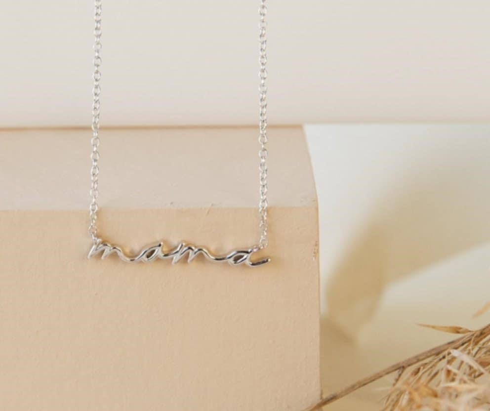 Cadenita plateada mamá plateada