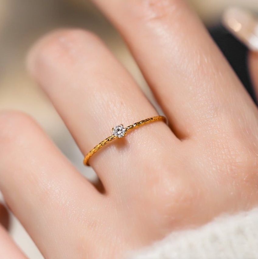 Anillo de diamante baño de oro talla 8