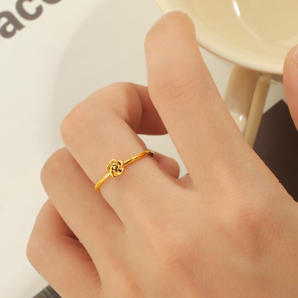 Anillo de rosa pequeña talla 6